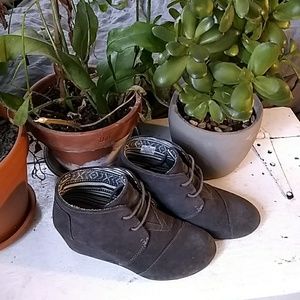 Toms booties